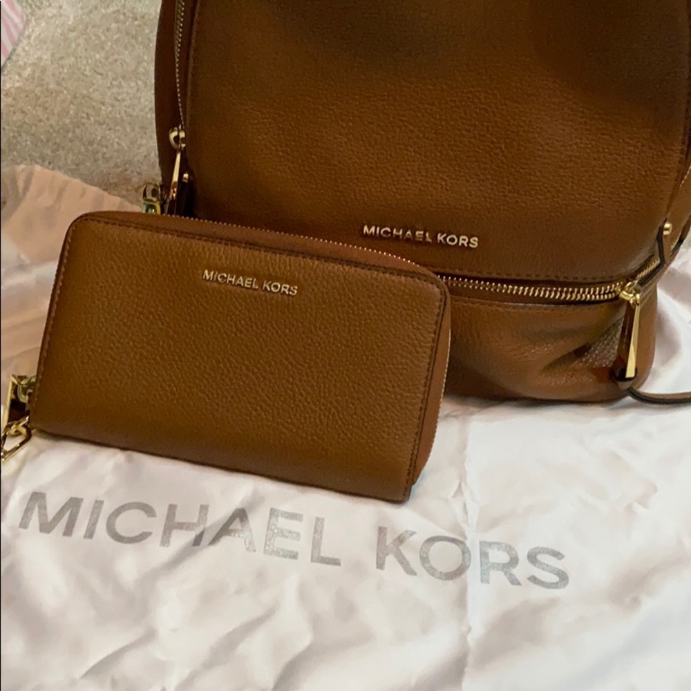 Backpack and wallet (2 piece set)